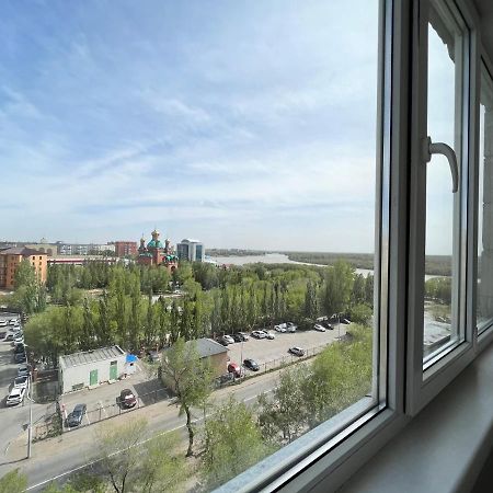 Luxury Apartments Pavlodar Exterior photo
