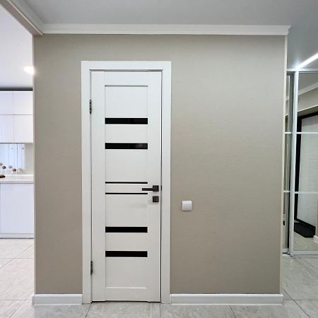Luxury Apartments Pavlodar Exterior photo