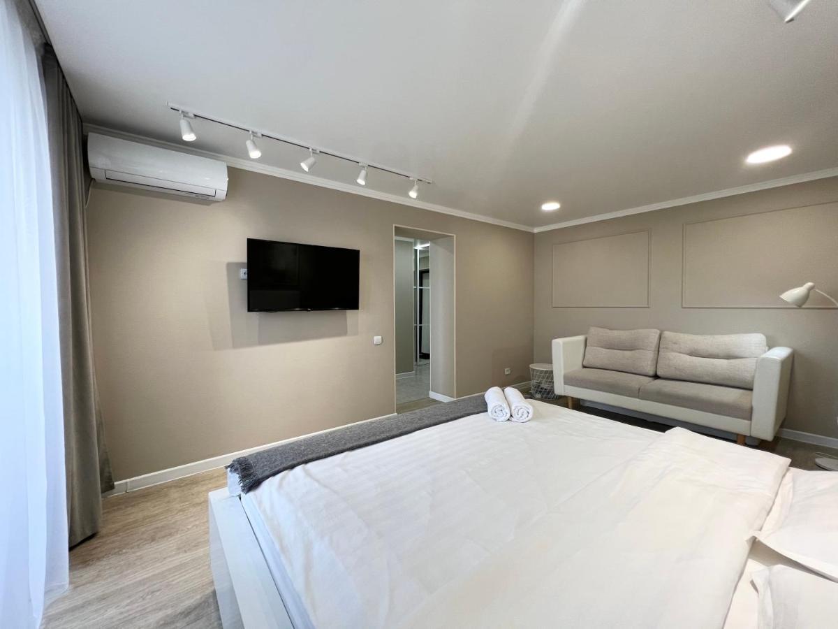 Luxury Apartments Pavlodar Exterior photo
